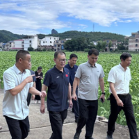 永州一中党委赴东瓜井村开展“七一”走访调研活动