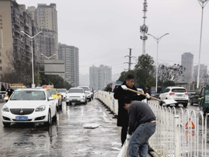 寒潮来袭 永州城管为CMG群众足球邀请赛护航