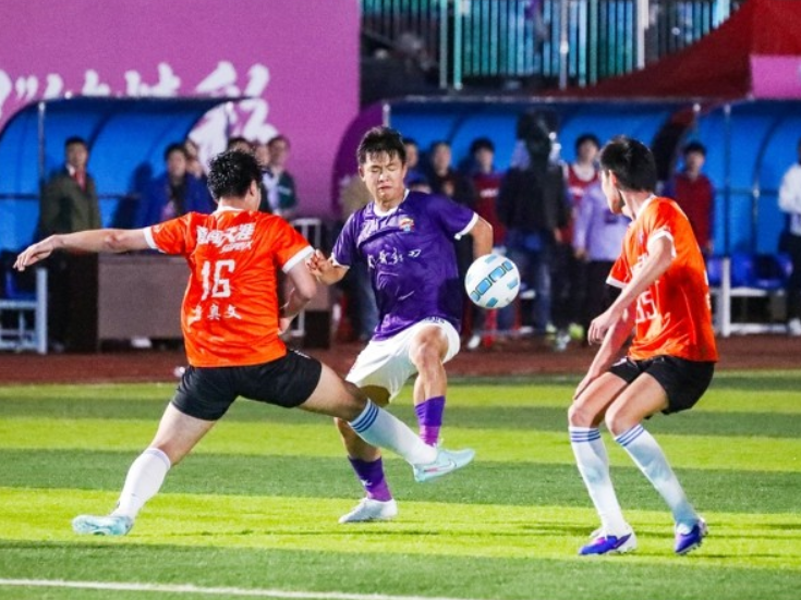 永超联赛 南有新田队4比0战胜冷水滩勇闯天涯队（组图）