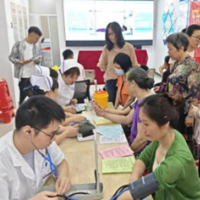 永州市中心医院开展“挺起脊梁、守护健康”世界脊柱日健康促进活动
