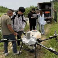 技践三农·砺技成长——永州职业技术学院AI智能磁吸机器人项目团队携植保无人机开展科技助农实践