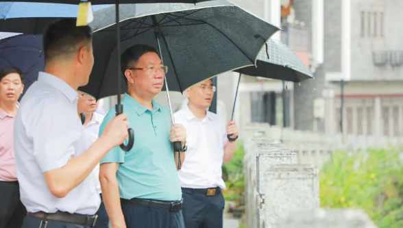 刘浪检查老旧小区改造工作 以“绣花功夫”增进民生福祉