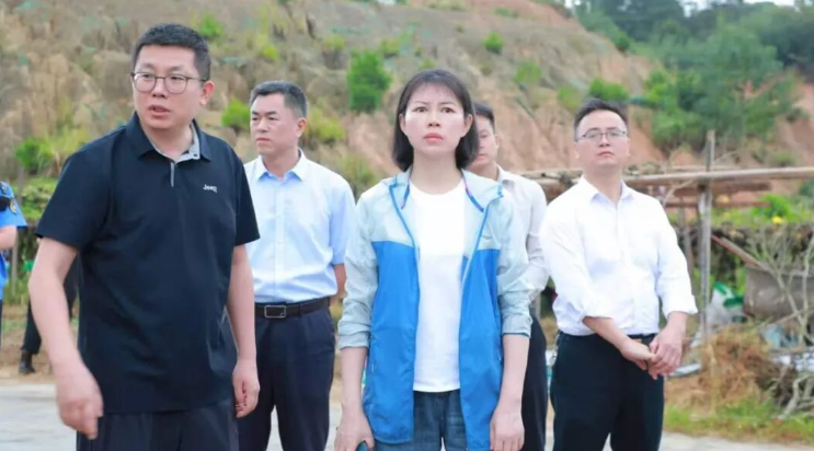 王慧敏调研岩溶洞穴生态环境问题排查整治工作