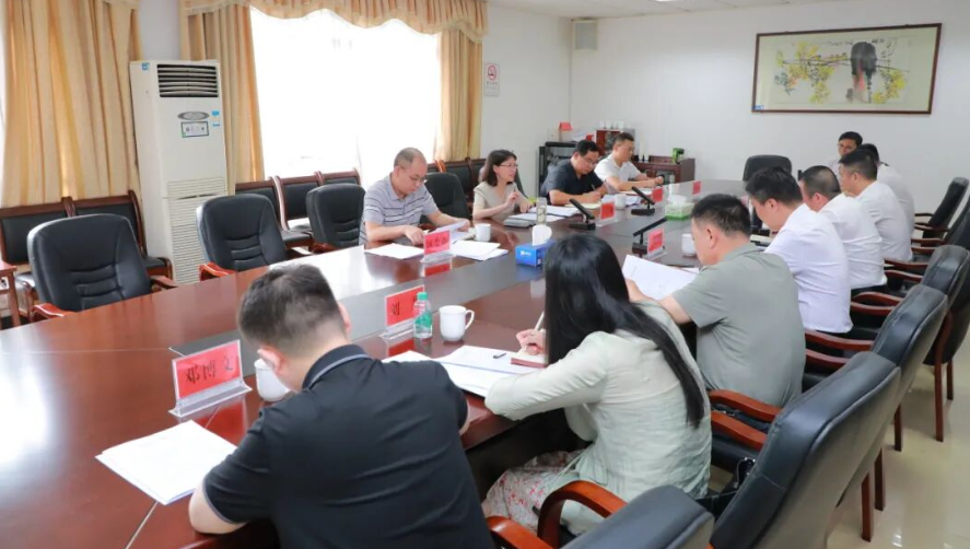 王慧敏到区委政法委、区委社会工作部调研