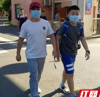 赫山：团圆南路“动手术”人行天桥暖了师生保畅通