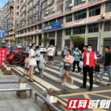 安化城南区：加强秩序维护  护航学生“开学季”