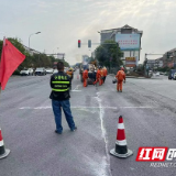 赫山公路：处治路面病害  全面提升路况
