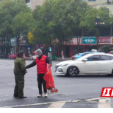 南县住建局：落实落细常态化防疫劝导志愿服务