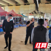 赫山泉交河镇：集中整治路边摊位 确保公路畅通安全