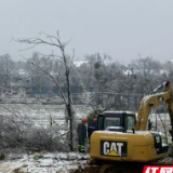 视频丨赫山：众志成城战冰雪 彻夜抢修保供电