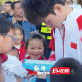 视频｜到益阳明清古巷追星啦！跳绳世界冠军遇小粉丝“围堵”