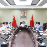陈竞主持召开市委常委会会议
