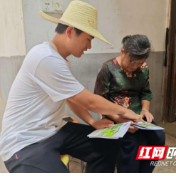 “稻”亦有方！益阳职院学子田间“智斗”福寿螺