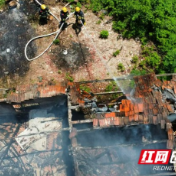 气温攀升木皮纸屑起火 益阳消防紧急处置