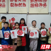 剪下生花，纸短情长！桃江这场“三八”节活动，把对母亲的爱藏进非遗里