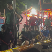 视频丨益阳兰溪双桡龙舟出海马六甲，马来西亚群众上手体验直呼“震撼”
