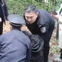 如此冲动为哪般！男子服农药后后悔 求助民警巧救回