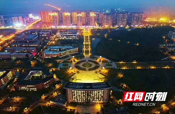 夜色下的城市学院.marked.jpg 夜色下的城市学院.marked.jpg