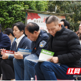 视频｜党史进小区！赫山区龙光桥街道巧用“板凳会”让街头巷尾说党史