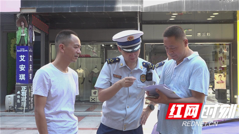 县消防救援大队开展“打通生命通道”集中攻坚行动 (6).jpg