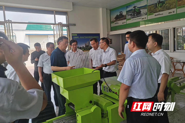 调研组赴湖南农机产业园,湘潭九华购置补贴办调研,听取意见和建议.