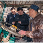 泸溪县强化执法监管 筑牢农机安全生产