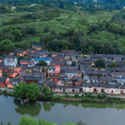 央视快评丨民族要复兴，乡村必振兴