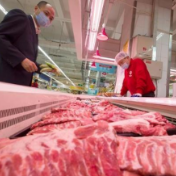 农业农村部：猪肉价格已连续12周下降 同比下降约25%