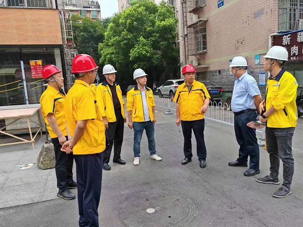 长沙燃气领导带队对LNG储配站、施工工地、物流园区进行安全检查。