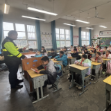 让法治之光照亮每寸路——现代投资股份有限公司怀化分公司普法宣传在行动