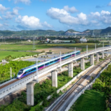 海南铁路十年蝶变：驰骋海岛的钢铁动脉步入自贸港发展的快车道