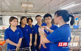 猪场里的“微党课”助力产业“大发展”