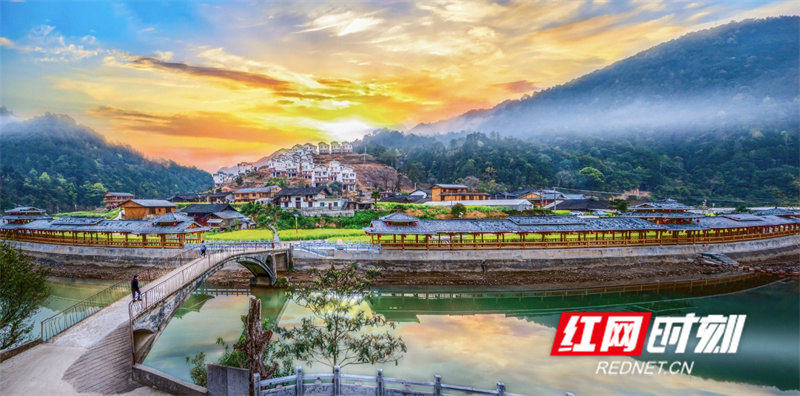 湘江乡千年瑶寨桐冲口 村   李忠林 摄.jpg