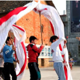 江华：神岗少年舞龙队寒假训练忙