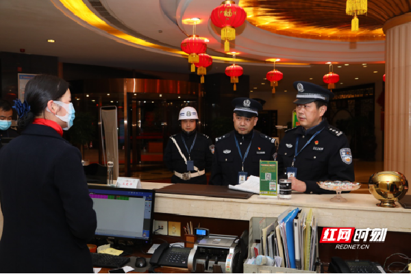 祁阳警方出动800警力开展夜间清查行动397.png