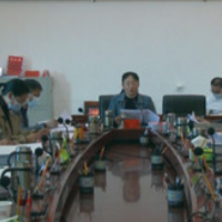 蓝山：邓群主持召开第十八届县人民政府第一次常务会议