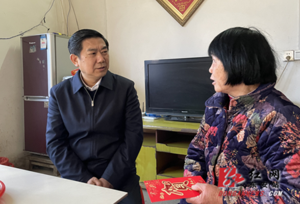 东安：冯德校走访慰问老党员和困难群众