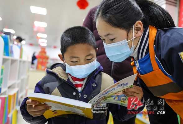 新春走基层丨东安：小学生变身“小店长” 体验别样寒假生活
