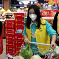 永州零陵：志愿者送菜上门 疫情挡不住温情