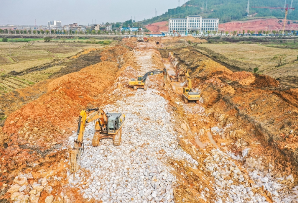 湖南蓝山：冬修水利忙（组图）