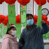 新春走基层丨湖南蓝山：元宵佳节猜字谜（组图）