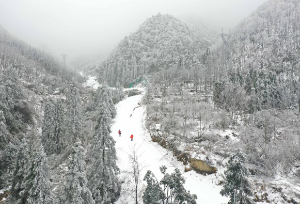 湖南道县：春雪惹人醉（组图）