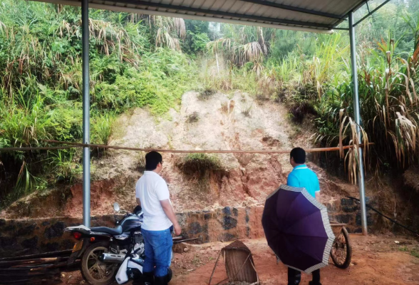 江永夏层铺：闻汛而动 在风雨中逆行的乡镇基层干部