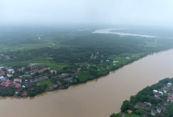 视频丨湖南东安：启动Ⅲ级应急响应 紧急疏散上千群众