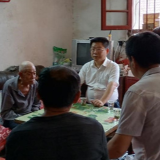 江永：唐德荣“七一”前夕走访慰问铜山岭农场特困老党员