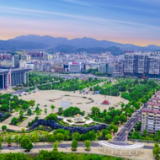 东安:蒋华走访慰问一线教师