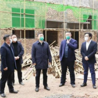 唐何：树立服务意识 帮助企业发展壮大