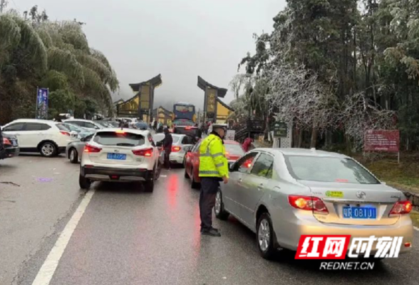 冬季攻势丨顶风雨！战严寒！永州公安交警全力护安保畅