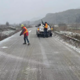 江永：除雪抗凝 护航群众安全出行