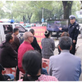 祁阳公安：马路边的“移动课堂” 柔性执法也能敲响安全警钟 